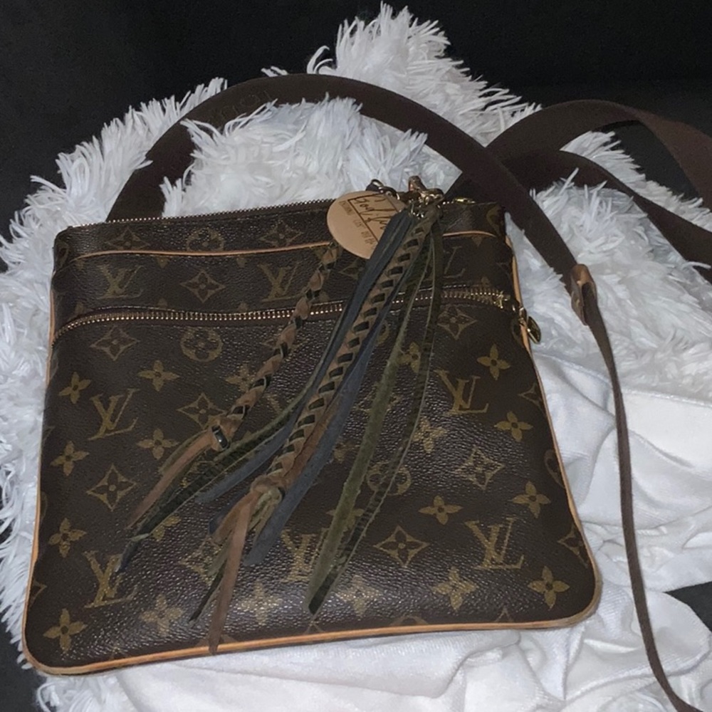 Louis Vuitton Pochette - DISCONTINUED - Picture 11 of 15